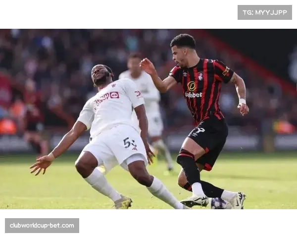 曼联B费前场自由人角色受限,伯恩茅斯中场绞杀战术切断核心传球线路 曼联B费前场自由人角色受限,伯恩茅斯中场绞杀战术切断核心传球线路